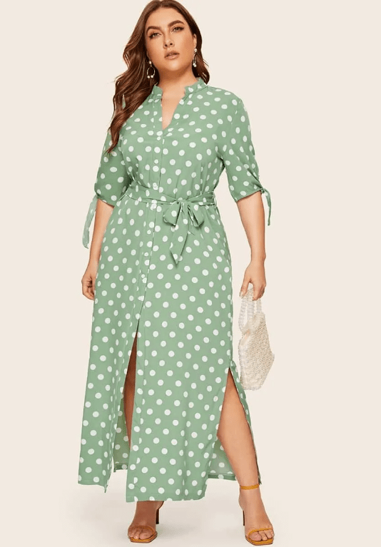 Зеленое платье в рубашка в горошек для полной женщины